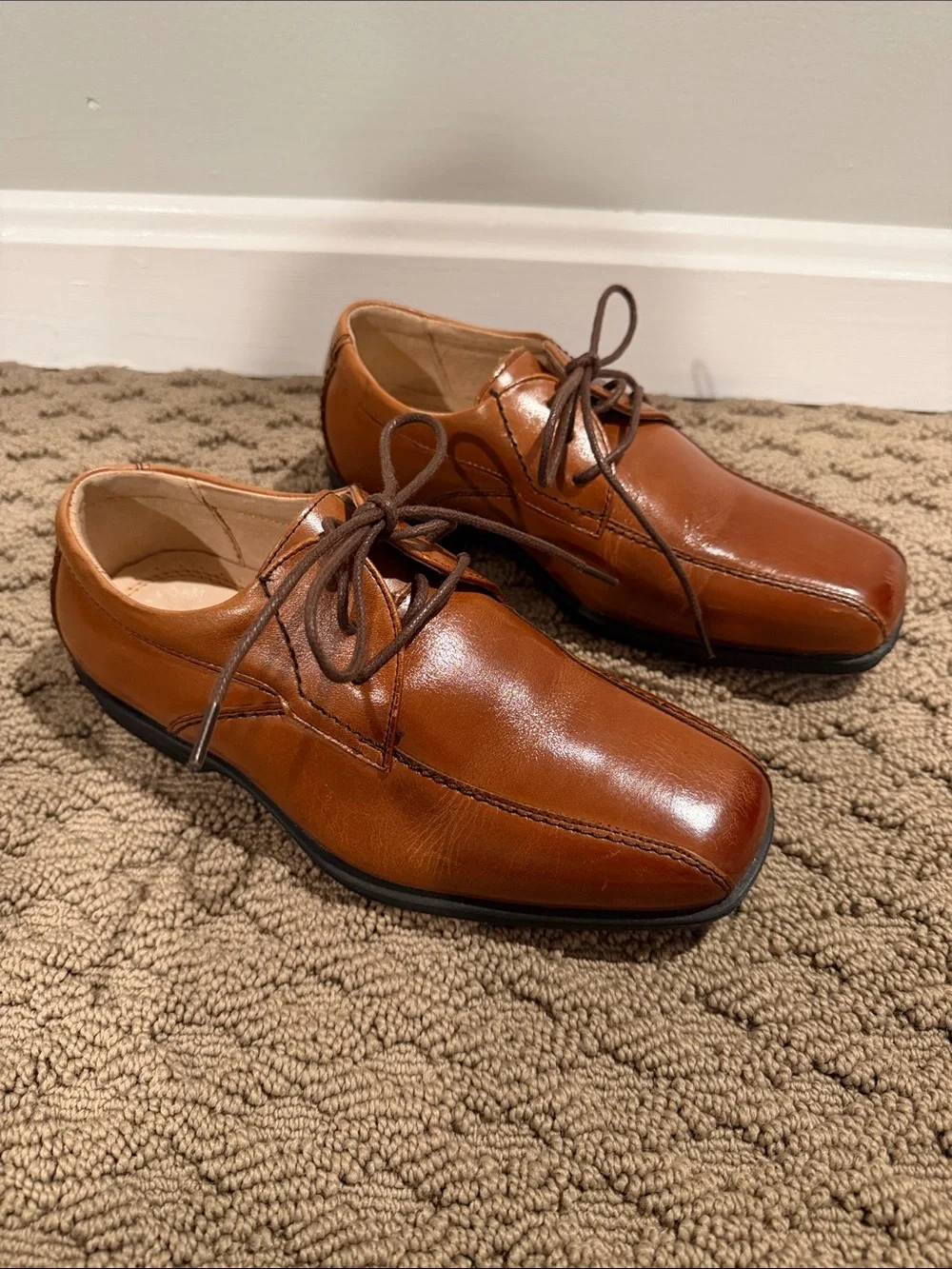 Florsheim (Reveal Bike Ox) leather dress shoes (youth)